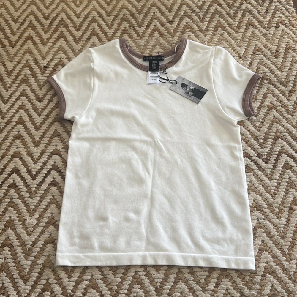 NWT sincerely jules white / brown T-shirt M/L